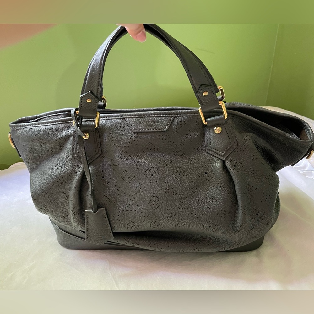Louis Vuitton Anthracite Stellar GM Mahina 🩶